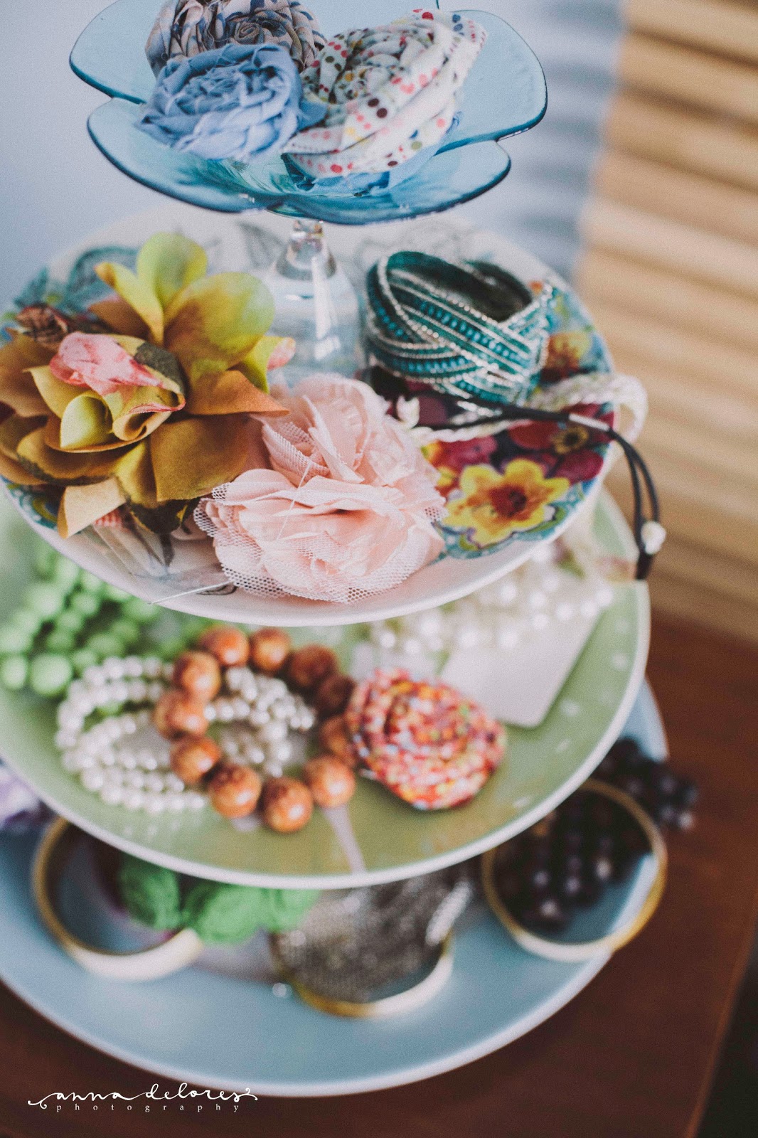 the Anna Delores blog. DIY // dessert tray