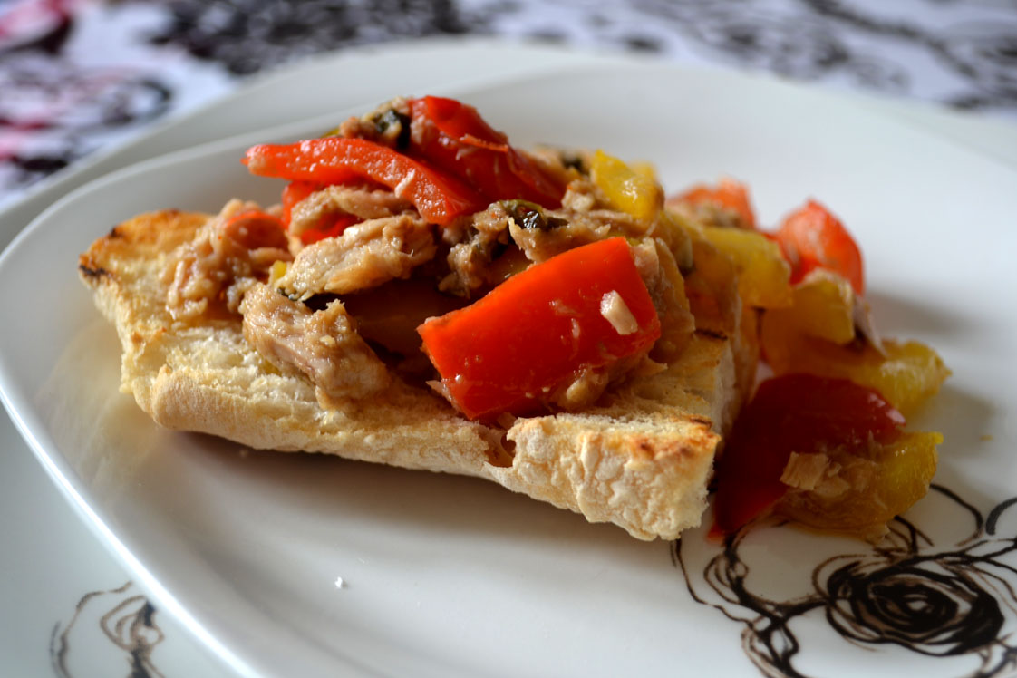 Saretta's Kitchen Antipasto piemontese di peperoni e tonno