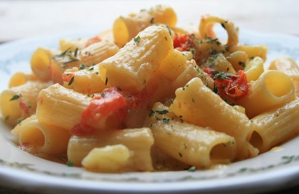 Pasta e patate in teglia