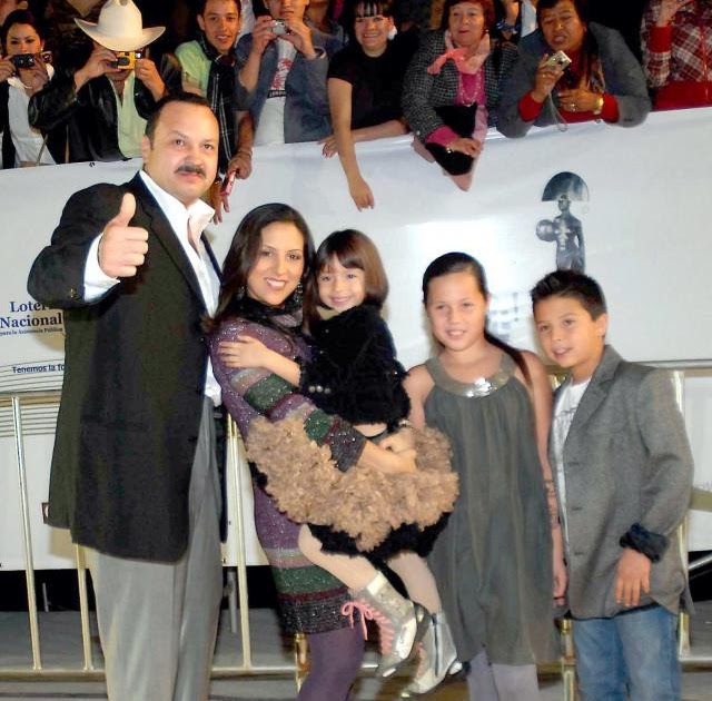 Pepe Aguilar lanzará a sus tres hijos ~ Orbe Grupero