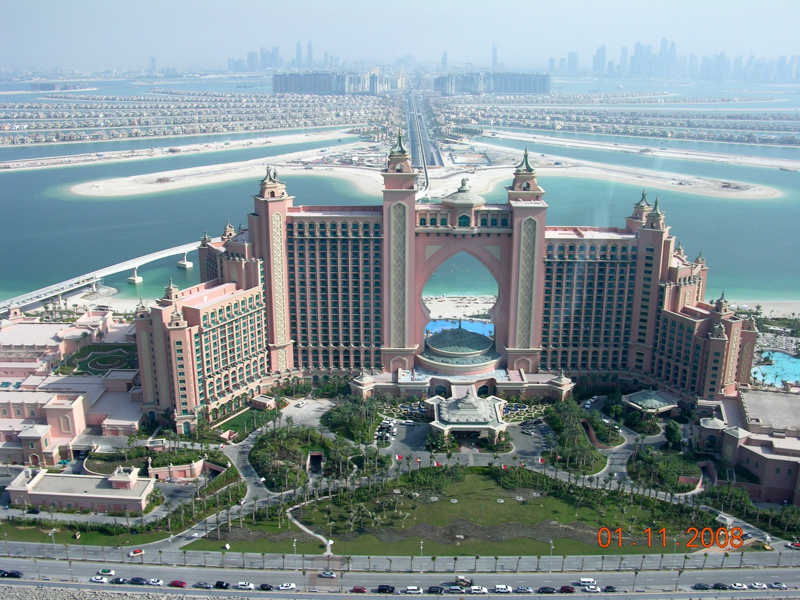 http://4.bp.blogspot.com/-_Nce3gRfKco/Tk567-hjmxI/AAAAAAAAAoA/7E7K_mlCP2o/s1600/superel-Dubai.jpg