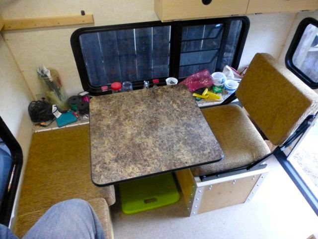 dinette+table.jpg