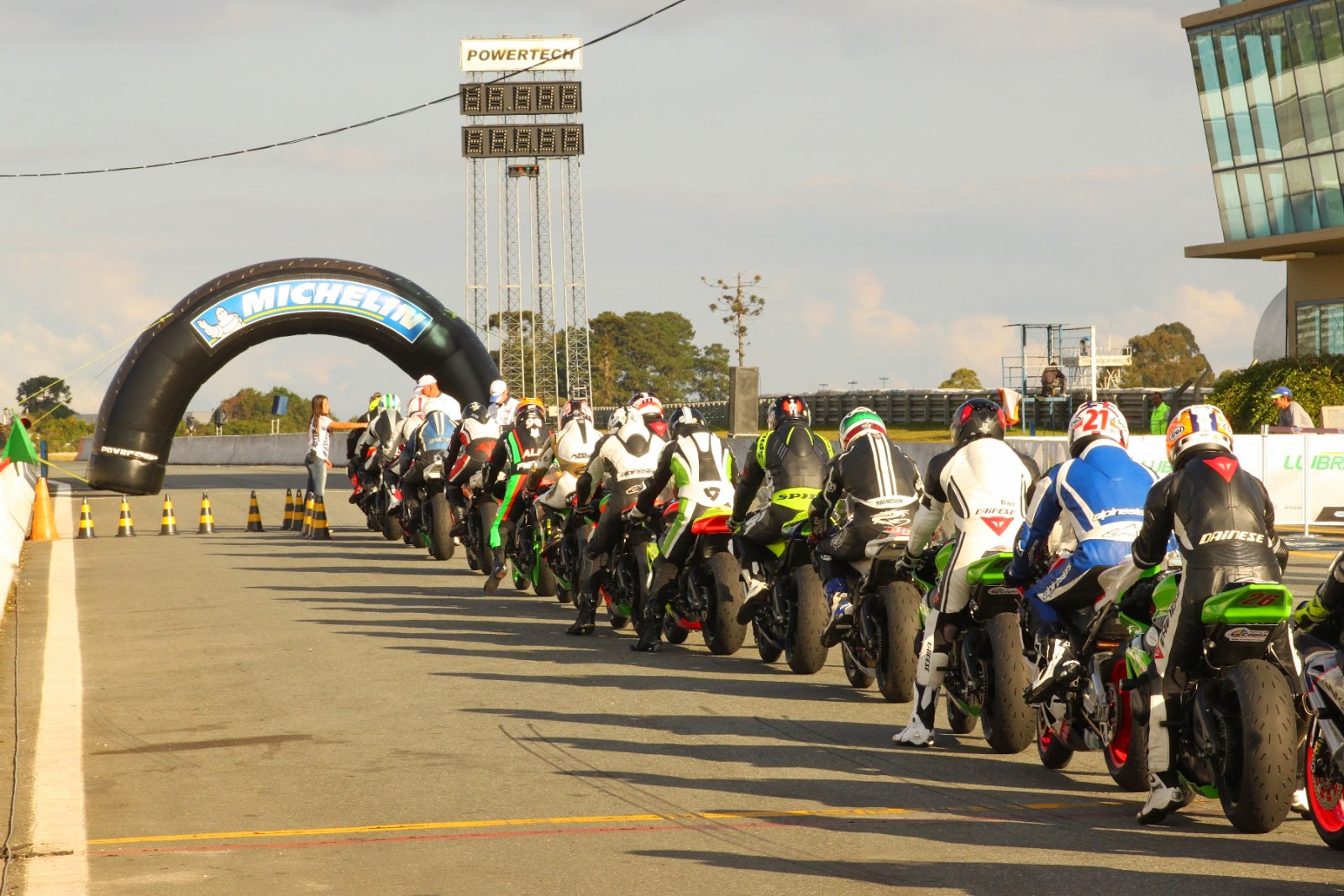 Jetro Salazar vence corrida classificatória da MX1 na 3ª etapa do  Brasileiro de Motocross