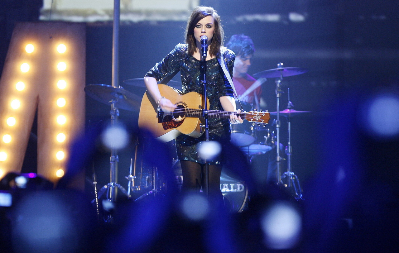 http://4.bp.blogspot.com/-_OVIj1RqTRs/UP7GcLujakI/AAAAAAAAAAo/bmiDq8W0EYw/s1600/Amy+Macdonald+Singer+Wallpapers.jpg
