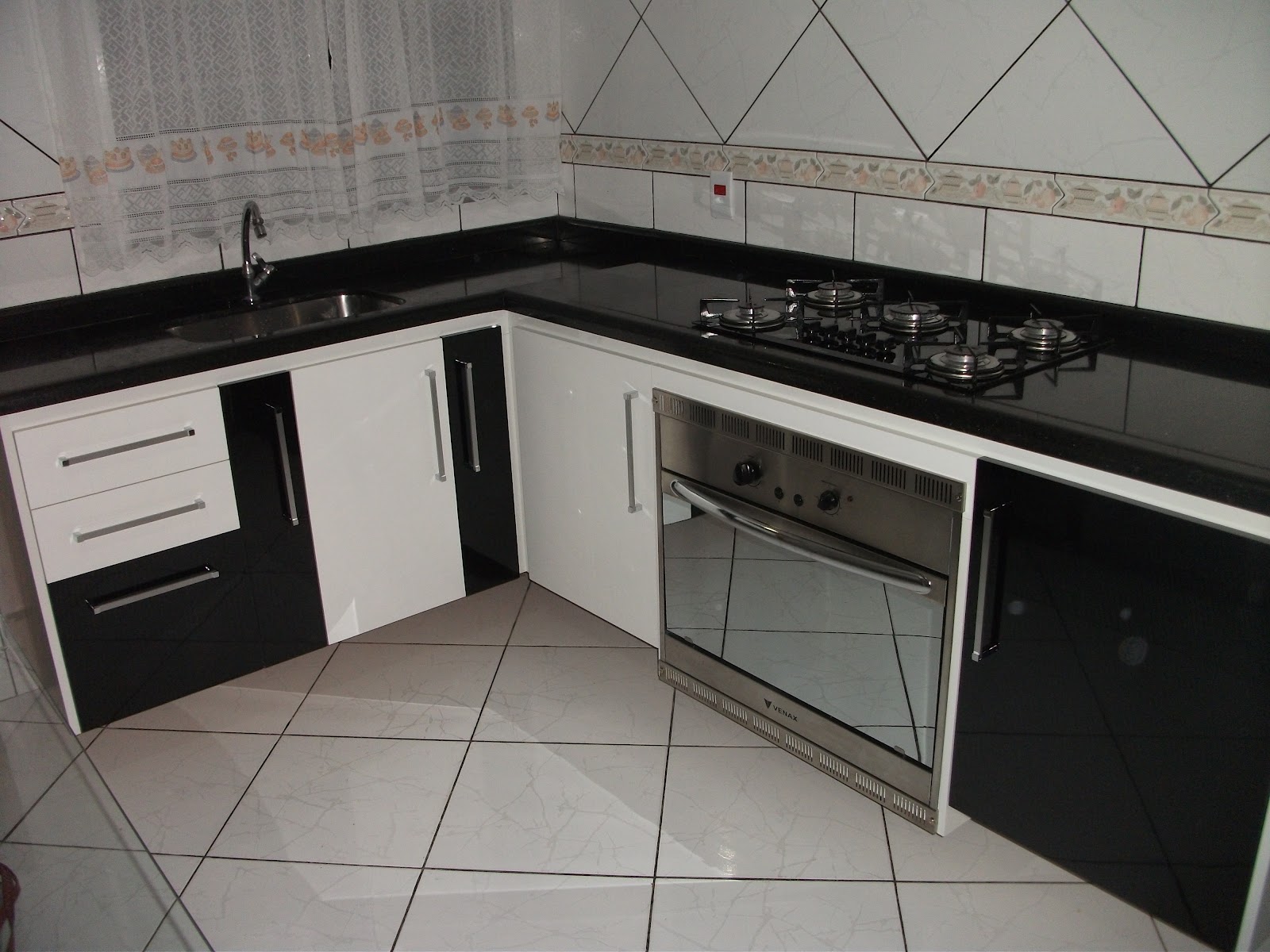 Marcenaria na Garagem Armário de pia balcão Cliente Heluzia Marcenaria na Garagem Armário de pia balcão Cliente Heluzia