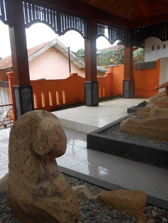 SENI LAMA MELAYU (MALAY OLDEN ART): Makam (Tomb of) La Madukelleng