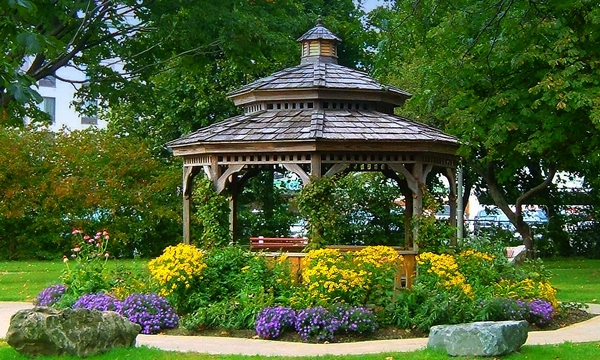 Gazebo at Niagara Falls in New York by DearMissMermaid.com