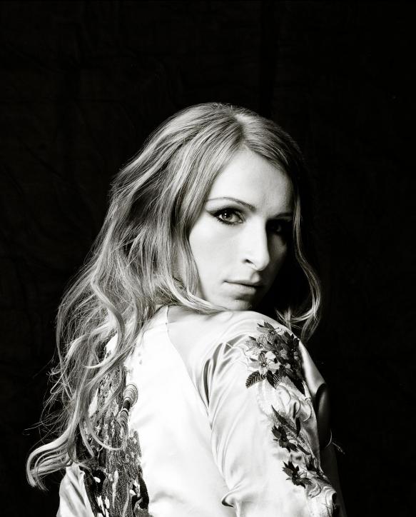 sandra nasic guano apes sandra nasic guano apes