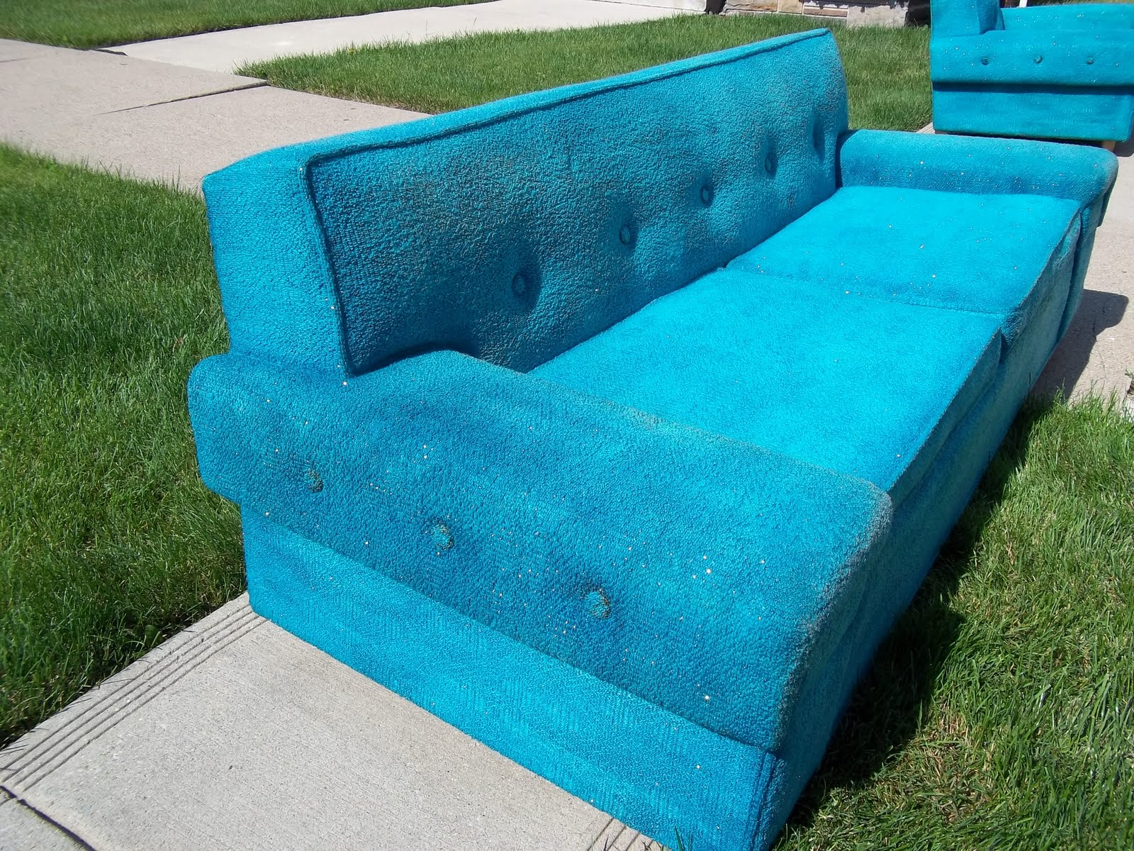 Gatyo Retro Mid Century Kroehler Turquoise Sofa Sold