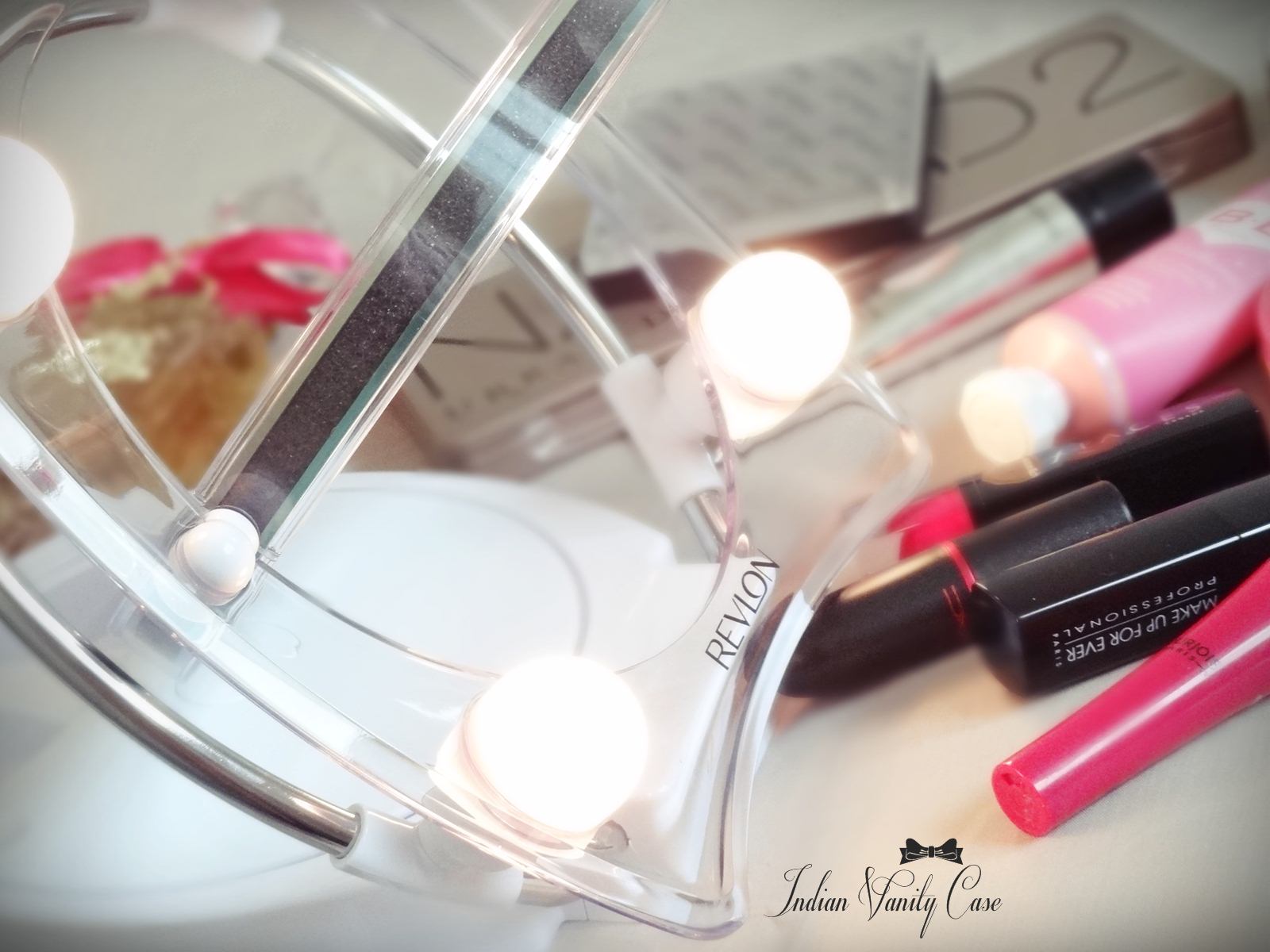 Indian Vanity Case: Revlon Hollywood Lighted Make-up Mirror ~ LOVE!