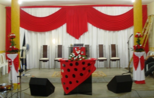 Lírios Eventos DECORAÇÃO IGREJAS Lírios Eventos DECORAÇÃO IGREJAS