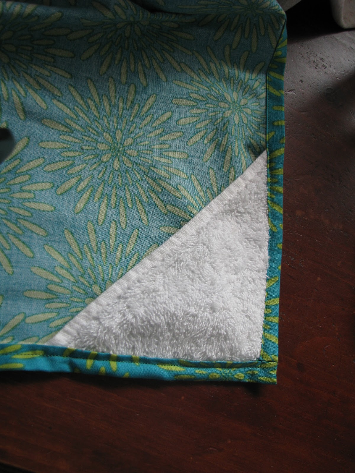 Aprons and Apples Tutorial Tuesday DIY nursing cover tutorial