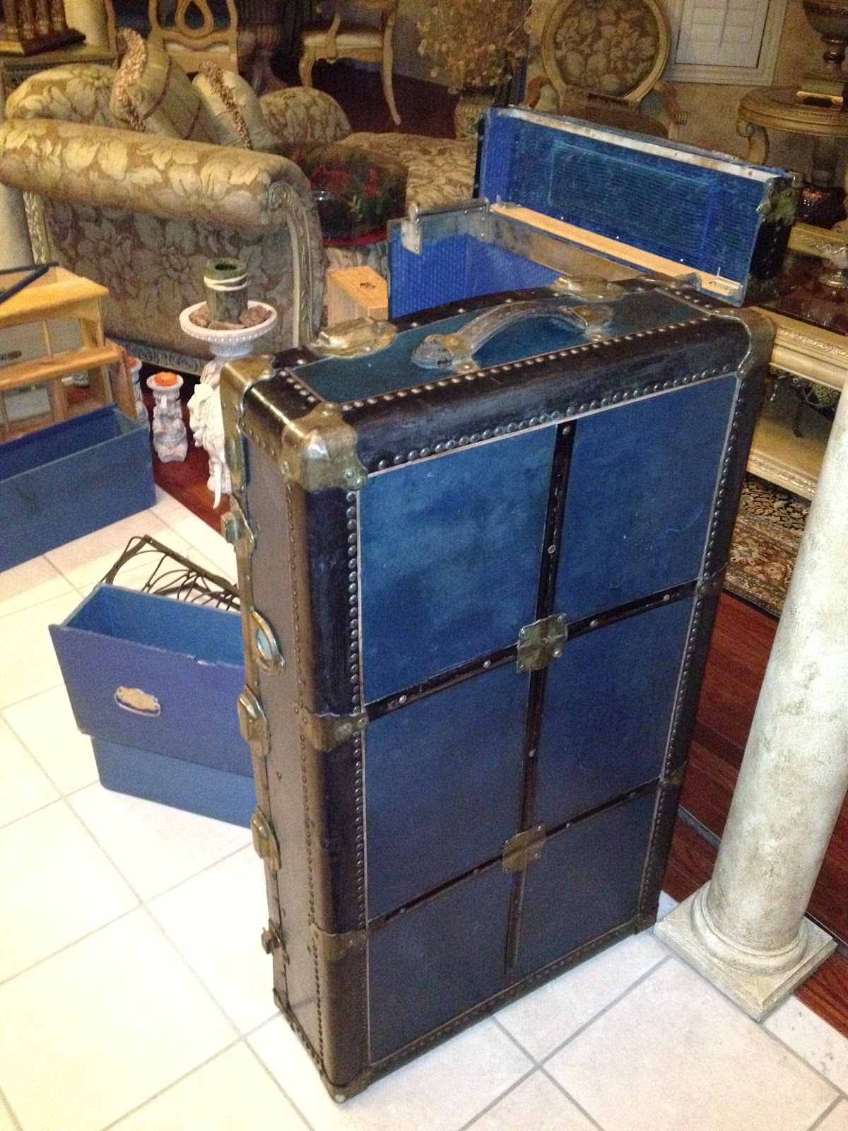 In The Mix Diy Steamer Trunk Bar