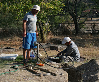 The water pipe gets attached to the free supply The water pipe gets attached to the free supply