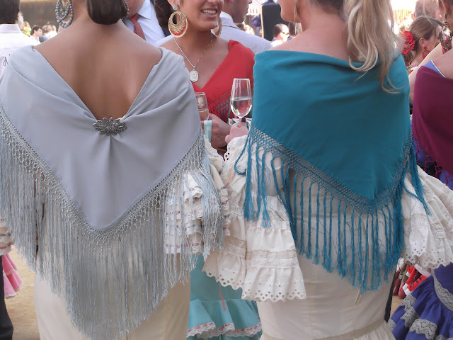Feria de Abril de Sevilla: Claves para mirar el Traje de Flamenca