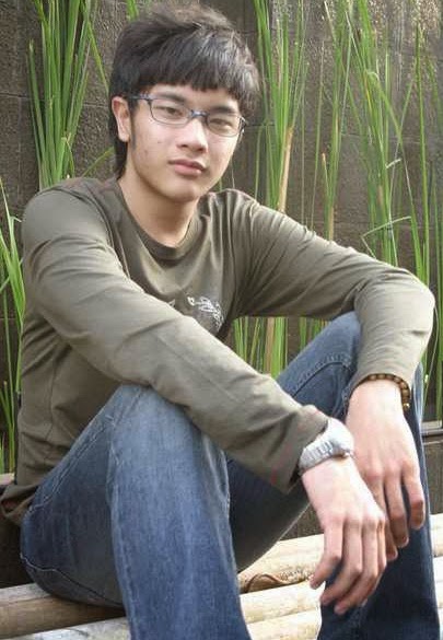 Jonathan Mulia saat masih aktif di dunia hiburan Indonesia