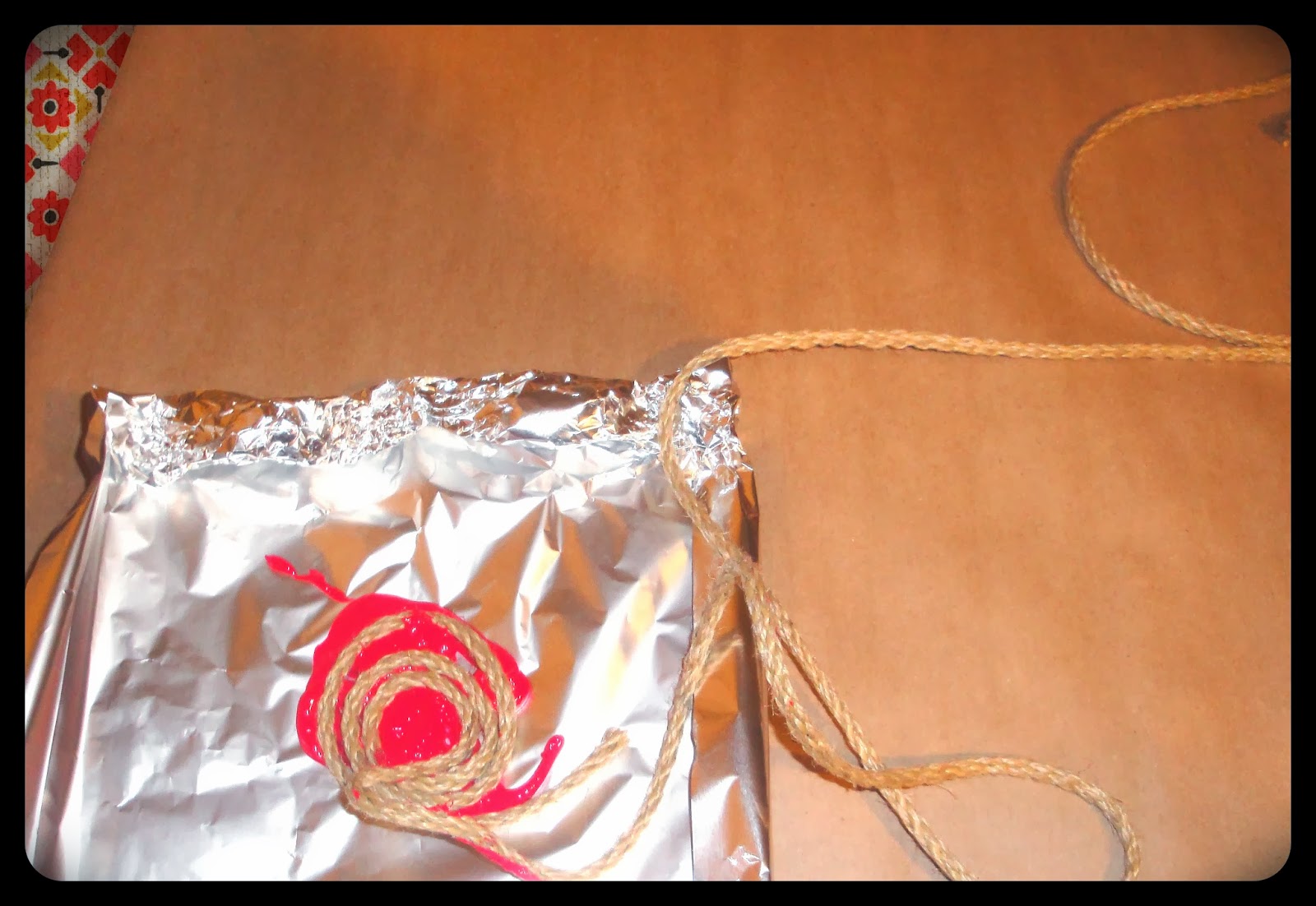 Mary's Merryland DIY String Gift Wrap!