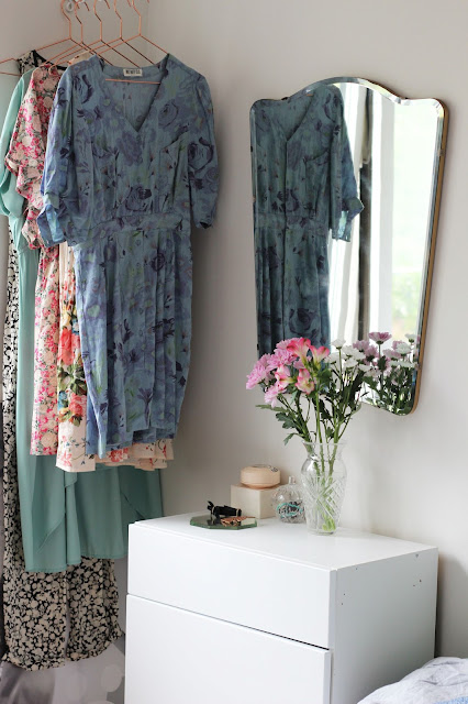 Blommigt hörn. 2 blom8 Blommigt hörn.