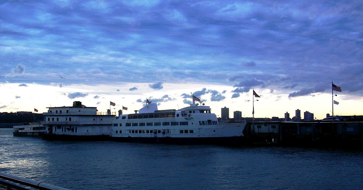 Table for Two Piccolo Cafe