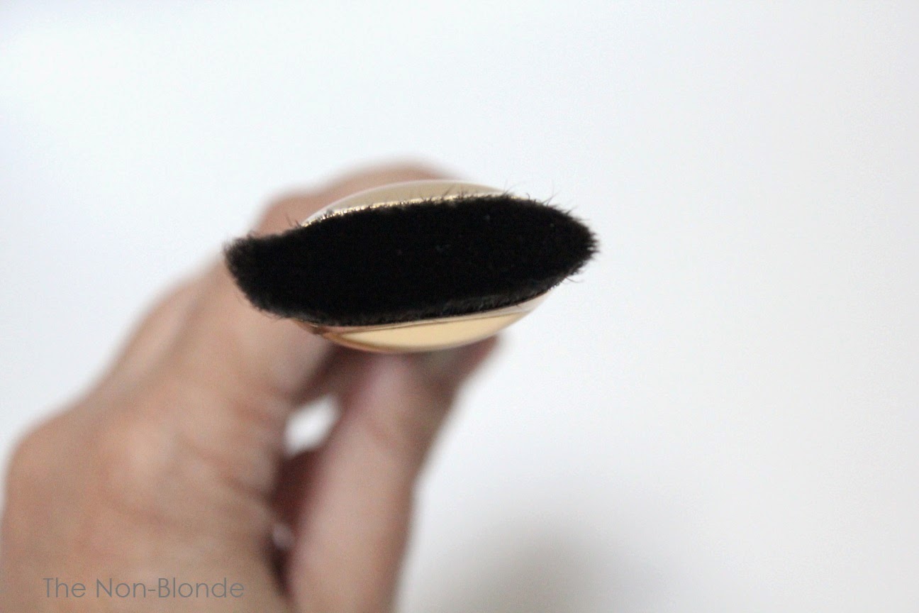 Estee Lauder Sculpting Foundation Brush 2 The NonBlonde