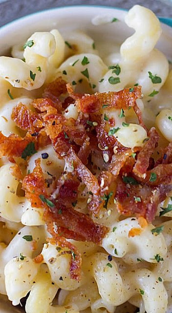 creamy pasta with cheese and bacon
