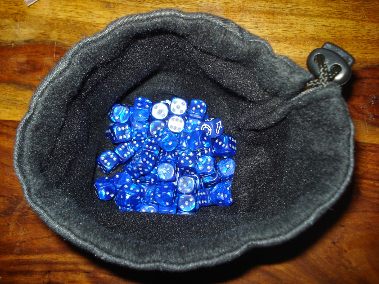 Product Review 'Cosy Dice' Bags Wargaming Hub