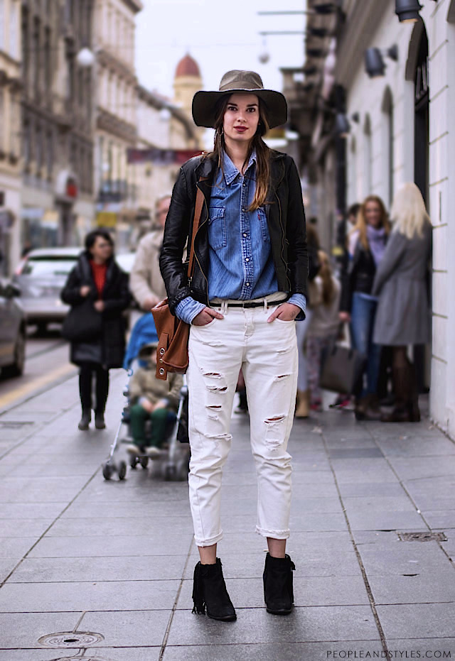 How to wear white loose ripped jeans, denim shirt, leather jacket, fringed ankle boots and fedora hat, photo by PEOPLEANDSTYLES.COM