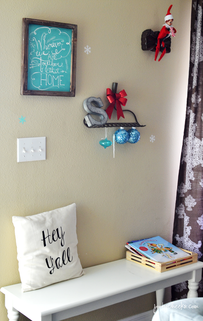 Colorful Christmas Home Tour - Living Room Colorful Christmas Home Tour - Living Room