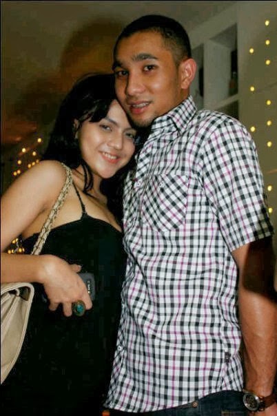 Foto Mesra Enji & Anggita Sari Foto Enji dengan Anggita Sari