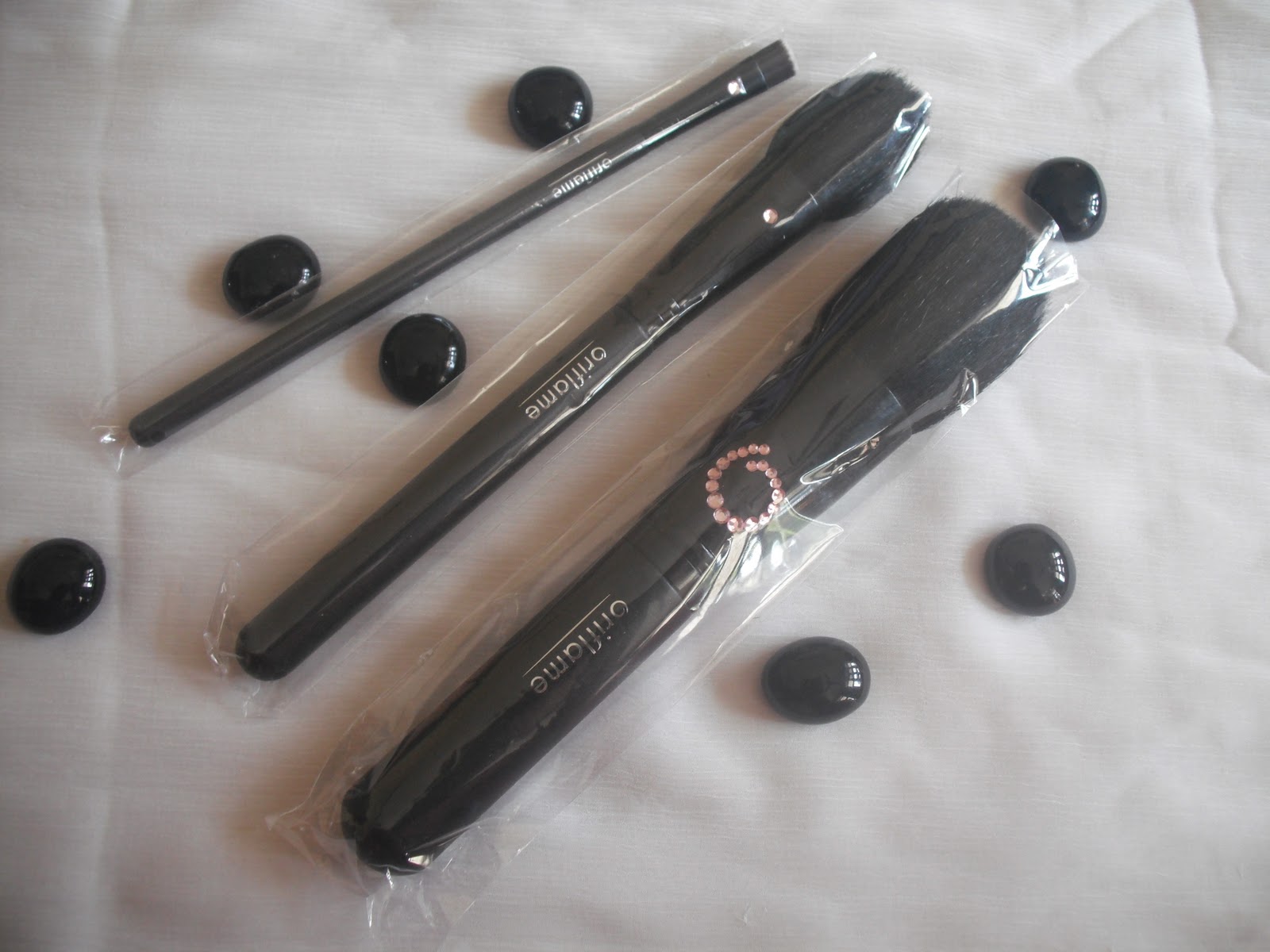 Vivacious Flair Oriflame Makeup Brush Set make that change 2011