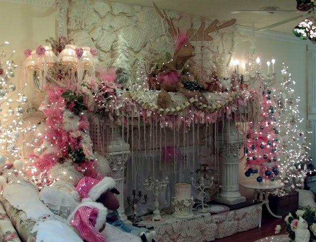 All the Whos Down in Whoville: Merry Mantels
