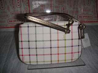 coach wristlets 28