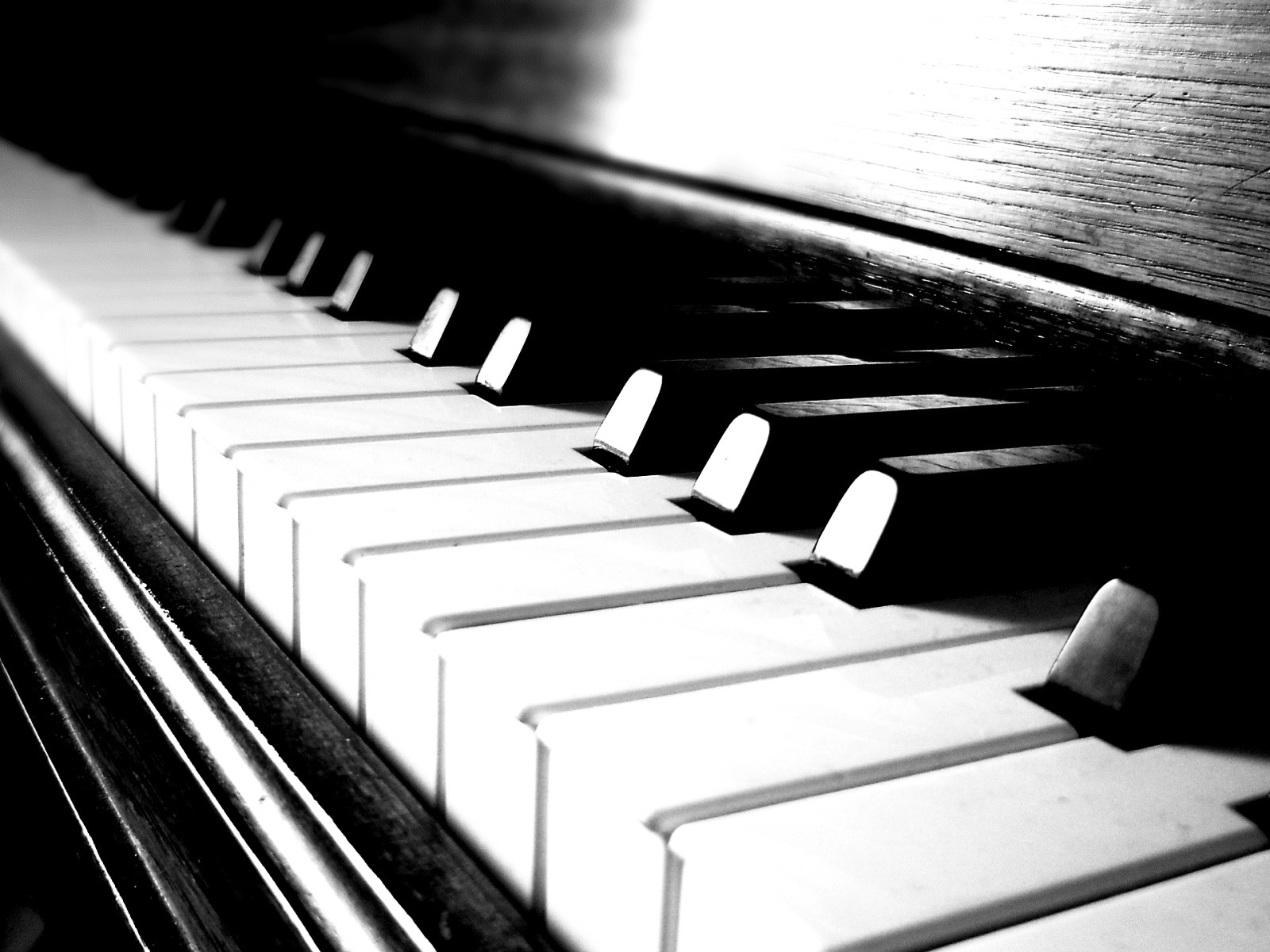 http://4.bp.blogspot.com/-_eLrktuT1iI/UGhDXggp1-I/AAAAAAAAE8c/c-P2-5tUUxQ/s1600/Piano-Keyboard-Close-Up-Black-and-White-Psupero-HD-Wallpaper--Vvallpaper.Net.jpg