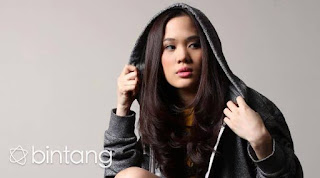30 Foto Sheryl Sheinafia Terbaru dan Profil Lengkapnya