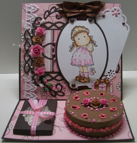 Paola s Paper Haven: Easel cake card