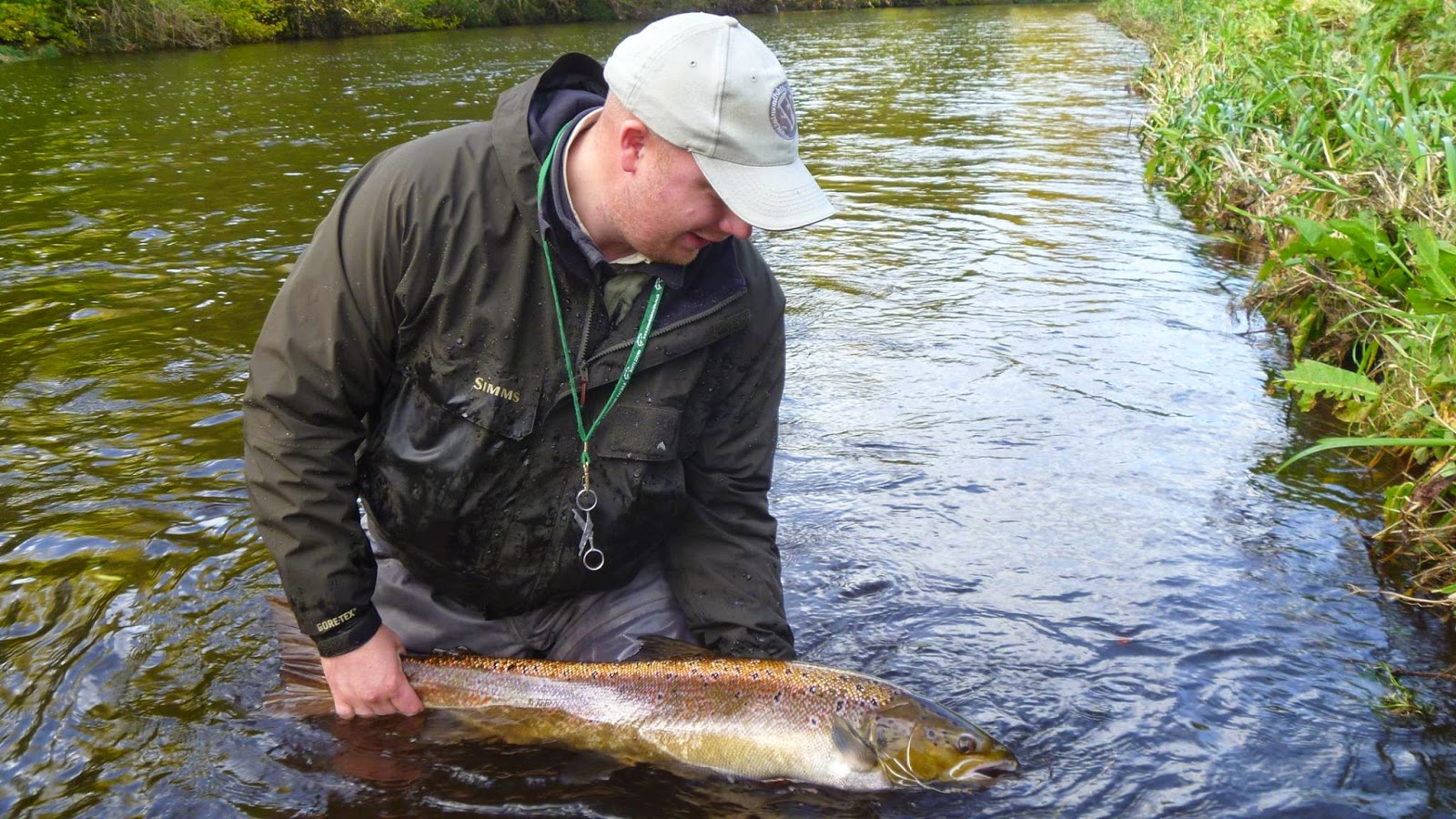 Dee & Don Salmon Fishing 13lb Salmon From The River Don
