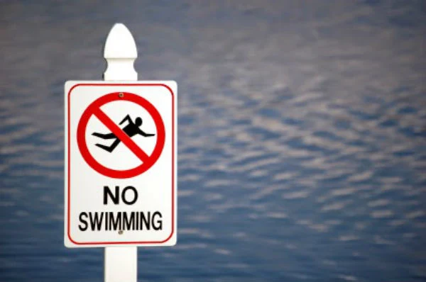 Εύβοια: Σε ποιες περιοχές απαγορεύεται η κολύμβηση!