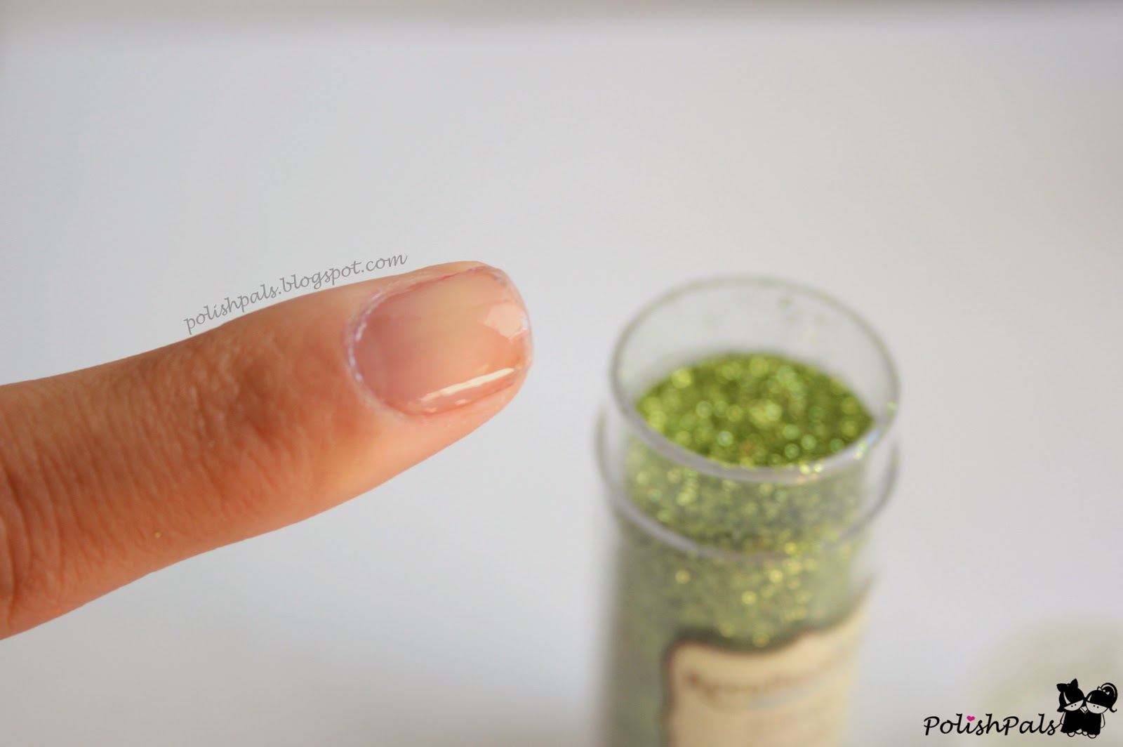 Polish Pals Ombre Loose Glitter Nails (+ Tutorial)