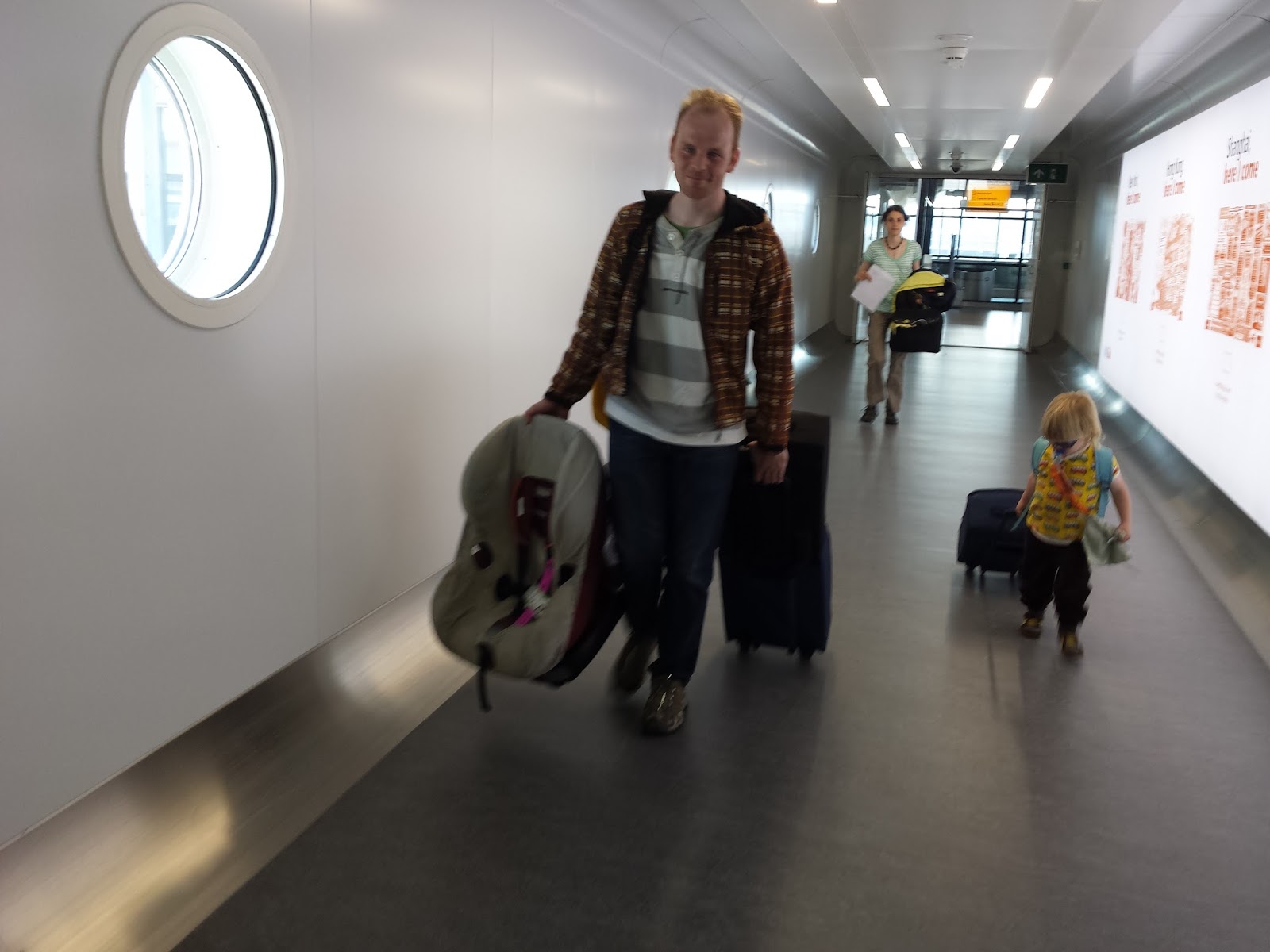 Jippiejajee!: en dan gaan we echt! vliegen!!! met 3 kids :s