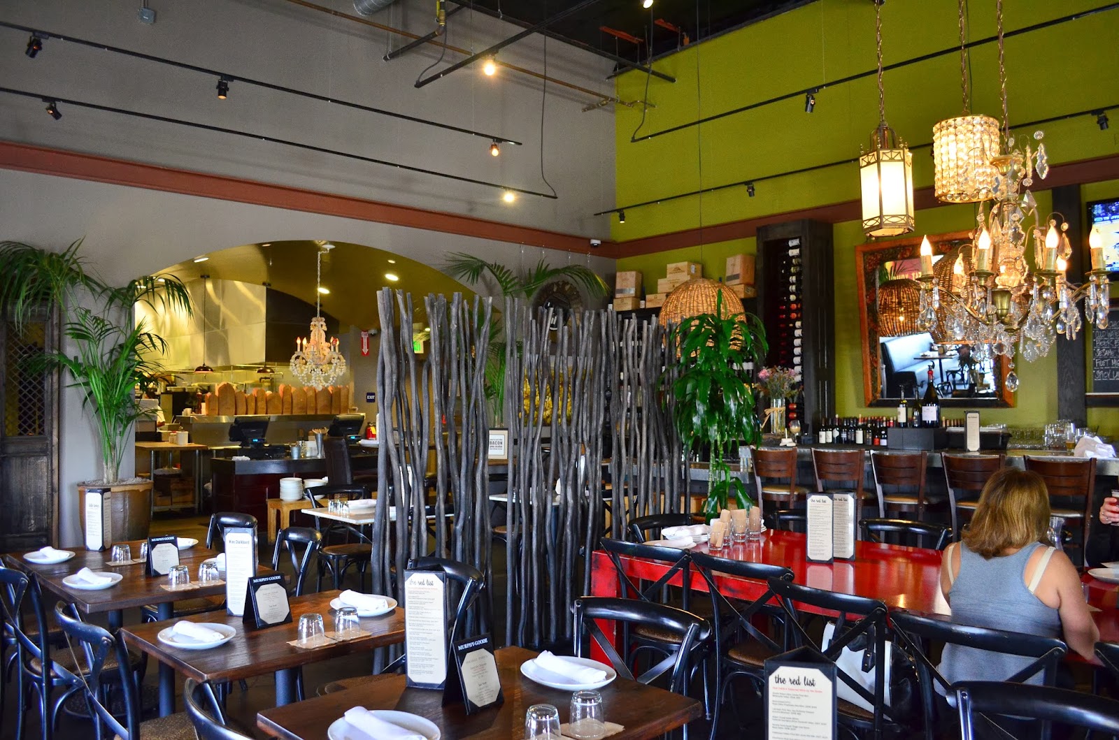 Hedofoodia Red Table, Huntington Beach