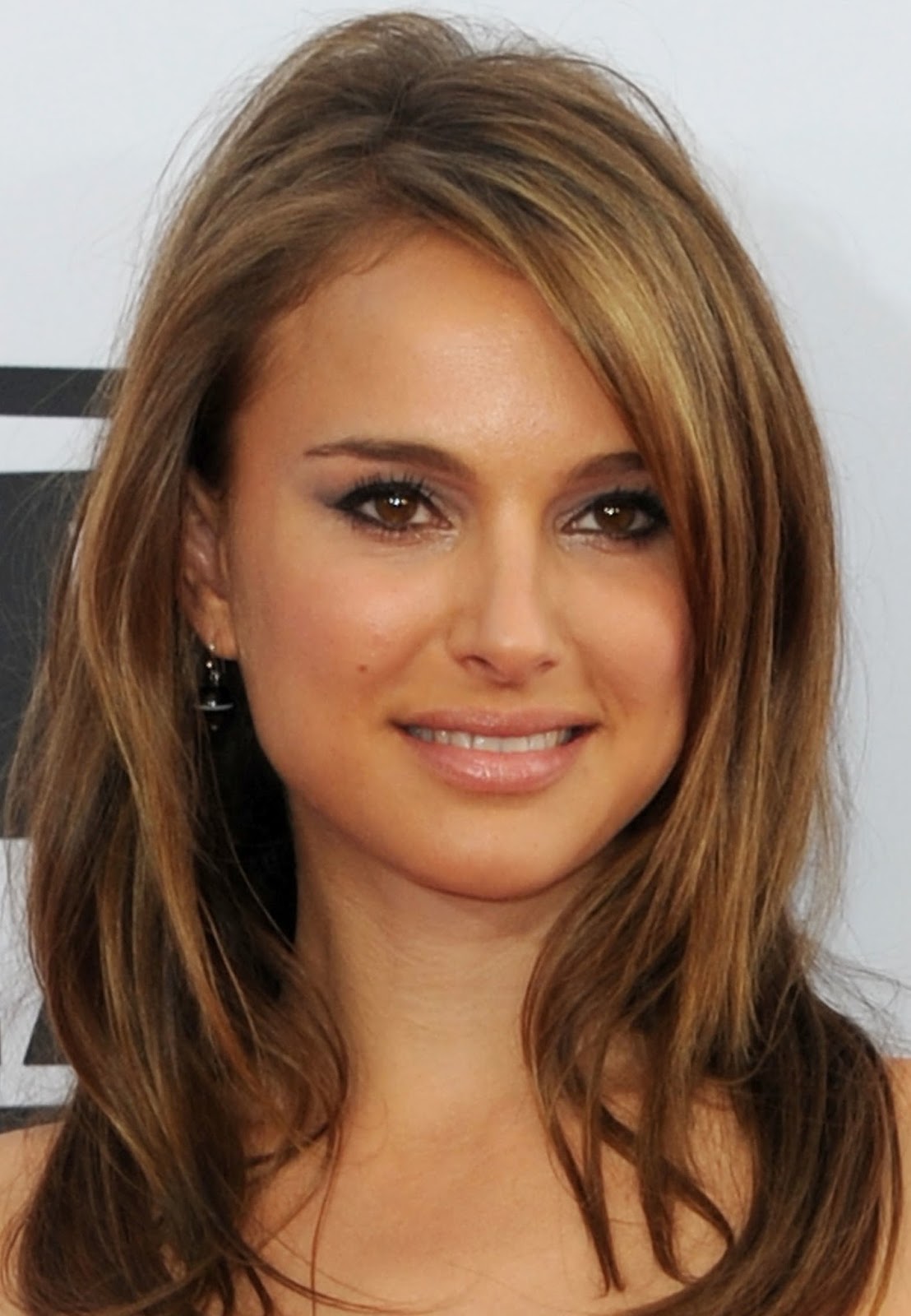 Las mechas balayage vuelven con más fuerza que nunca. Pero no de cualquier forma. Si hace ya varias temporadas triunfaban las mechas californianas sobre las