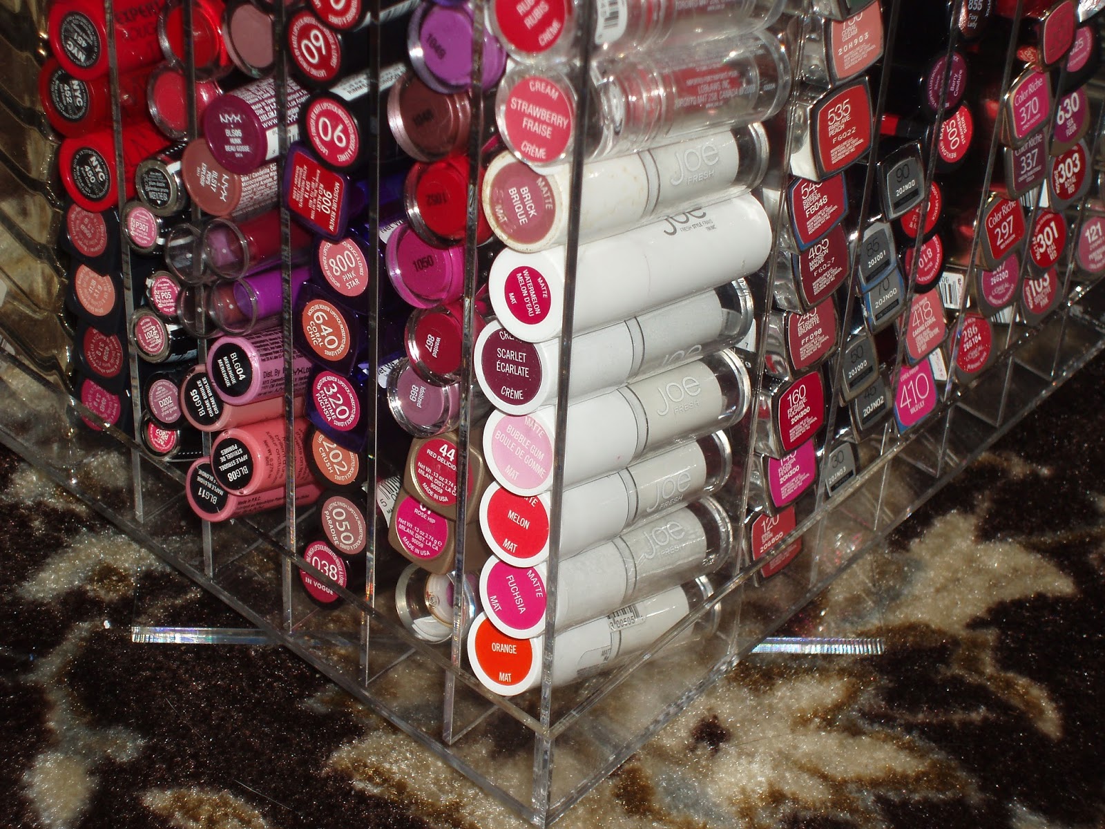 Sparkled Beauty Ebay spinning lipstick tower