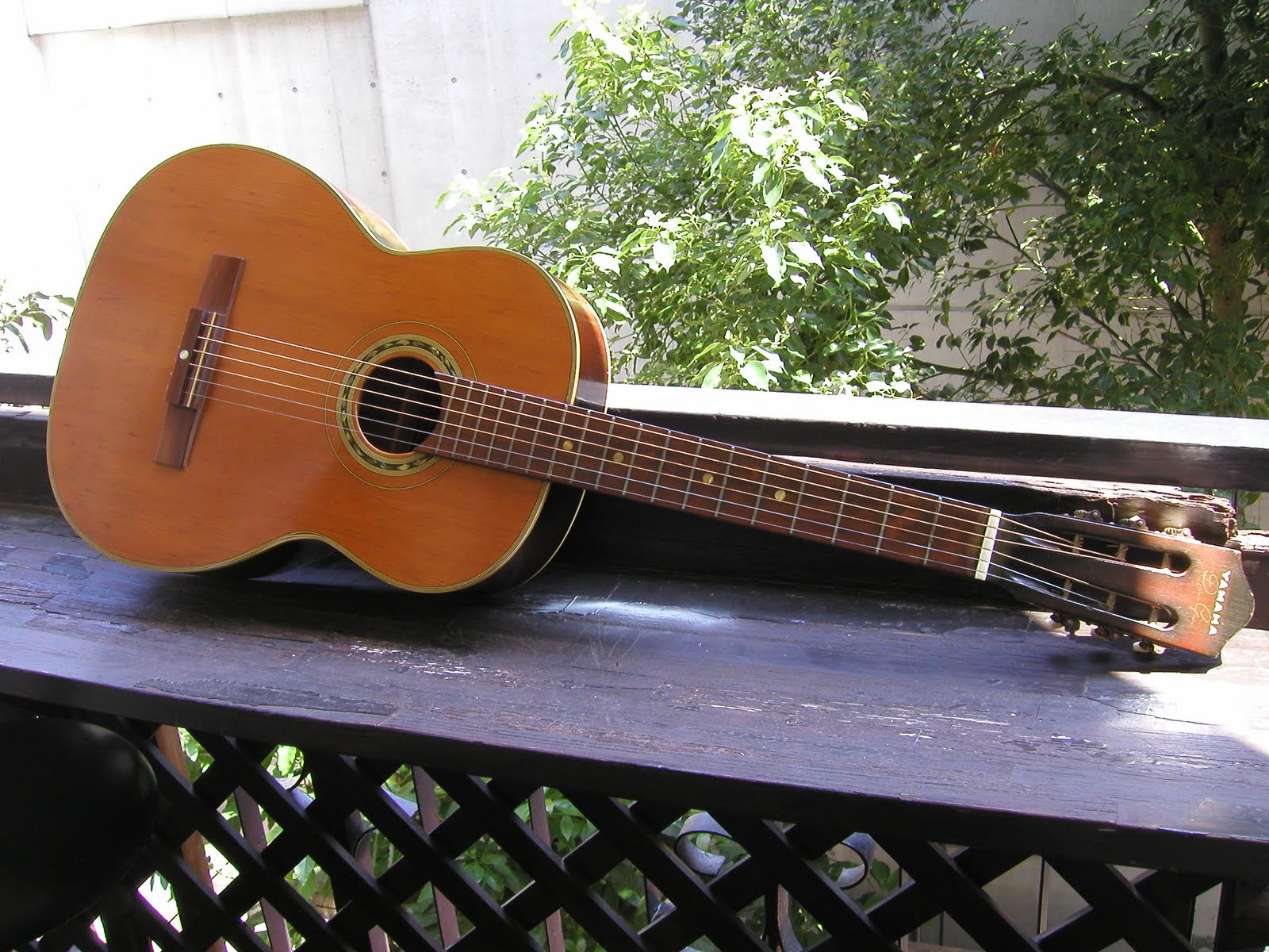 monophonica guitars YAMAHA Dynamic Guitar No.4 SOLD