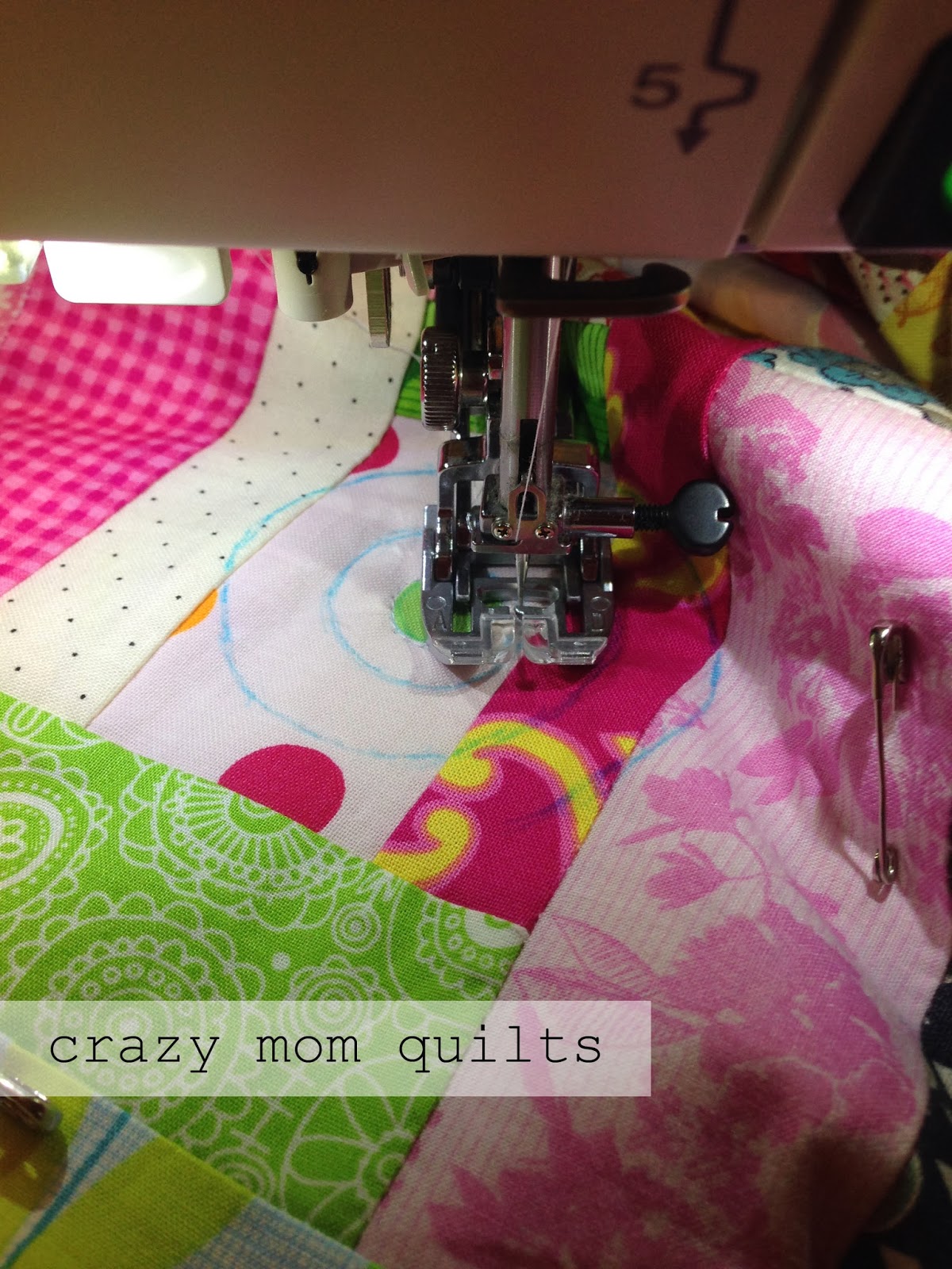 crazy mom quilts a spiral (and oval) quilting tutorial