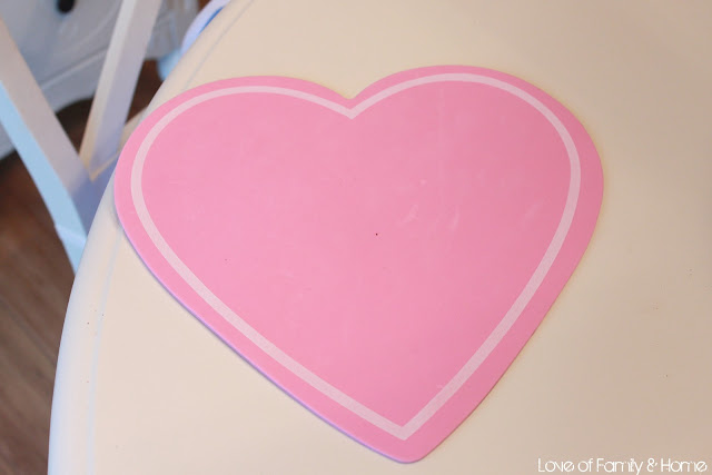 How To Make Your Own Conversation Heart Photo Props