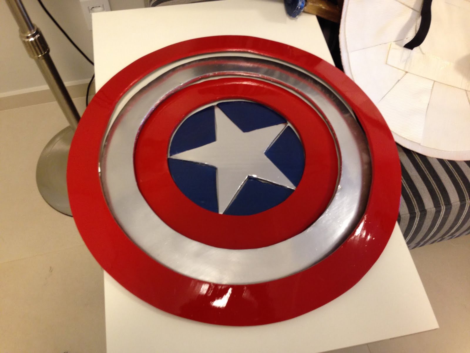 DaliLomo Tips How to Paint Cardboard Props (Shield) by a Talented