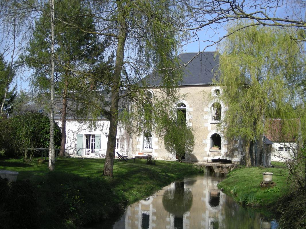 MAIRIE DE ROUVRESLESBOIS Chambres d'Hôtes ROUVRESLESBOIS