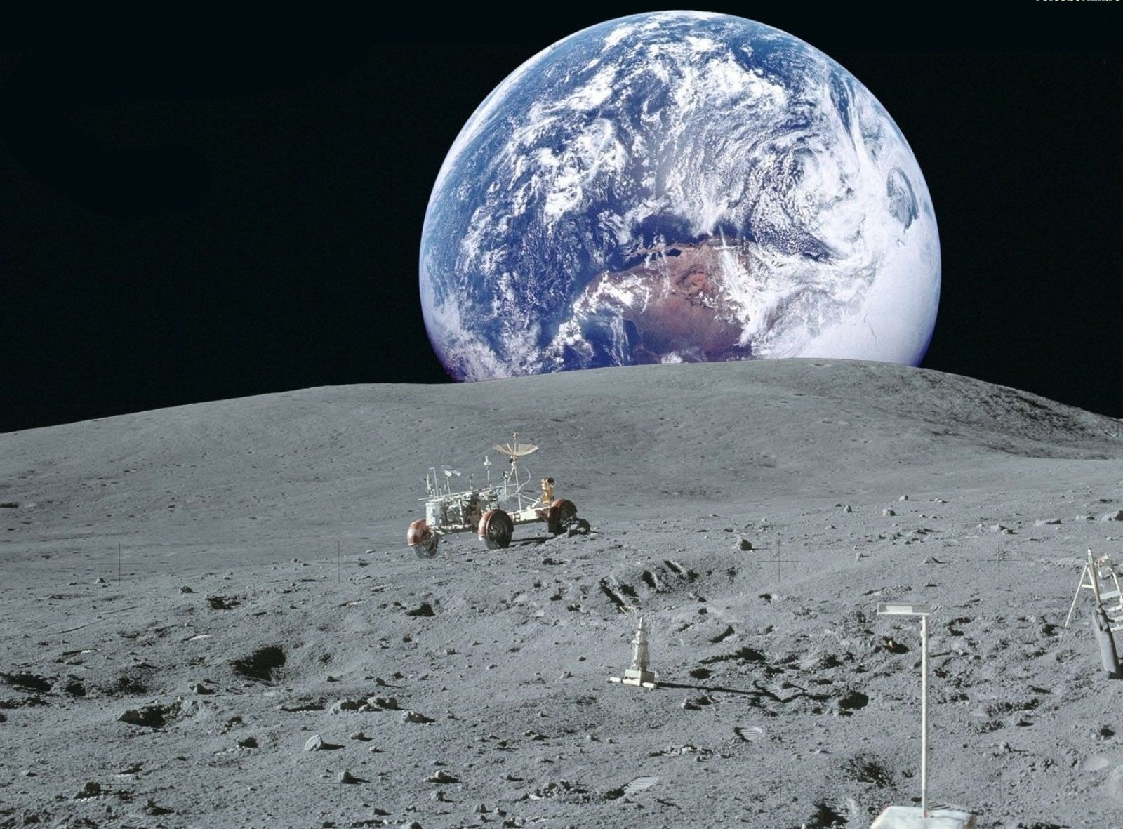 http://4.bp.blogspot.com/-_mxUI8IvkgU/UBK_w9GnxrI/AAAAAAAAFzc/yWsrCplkE8A/s1600/Space-Moon-Earth-Wallpaper.jpg