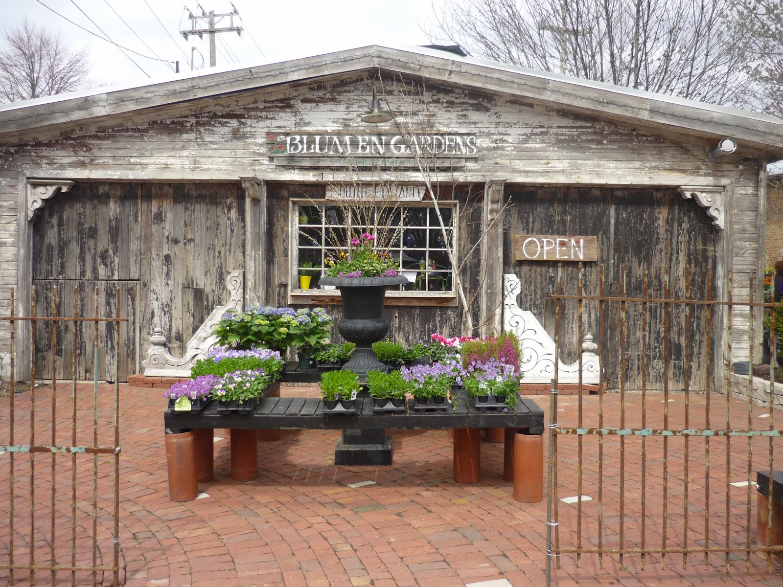 At Home In English Valley Blumen Gardens Sycamore Illinois