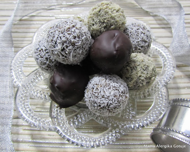 Zdrowe pralinki bez glutenu, bez jajek, bez mleka, wegańskie